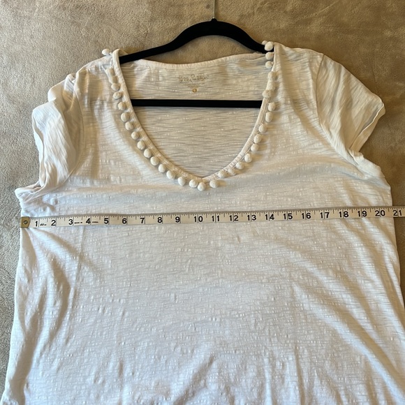 Lily Pulitzer white top with pom Pom accents size large - Picture 4 of 5